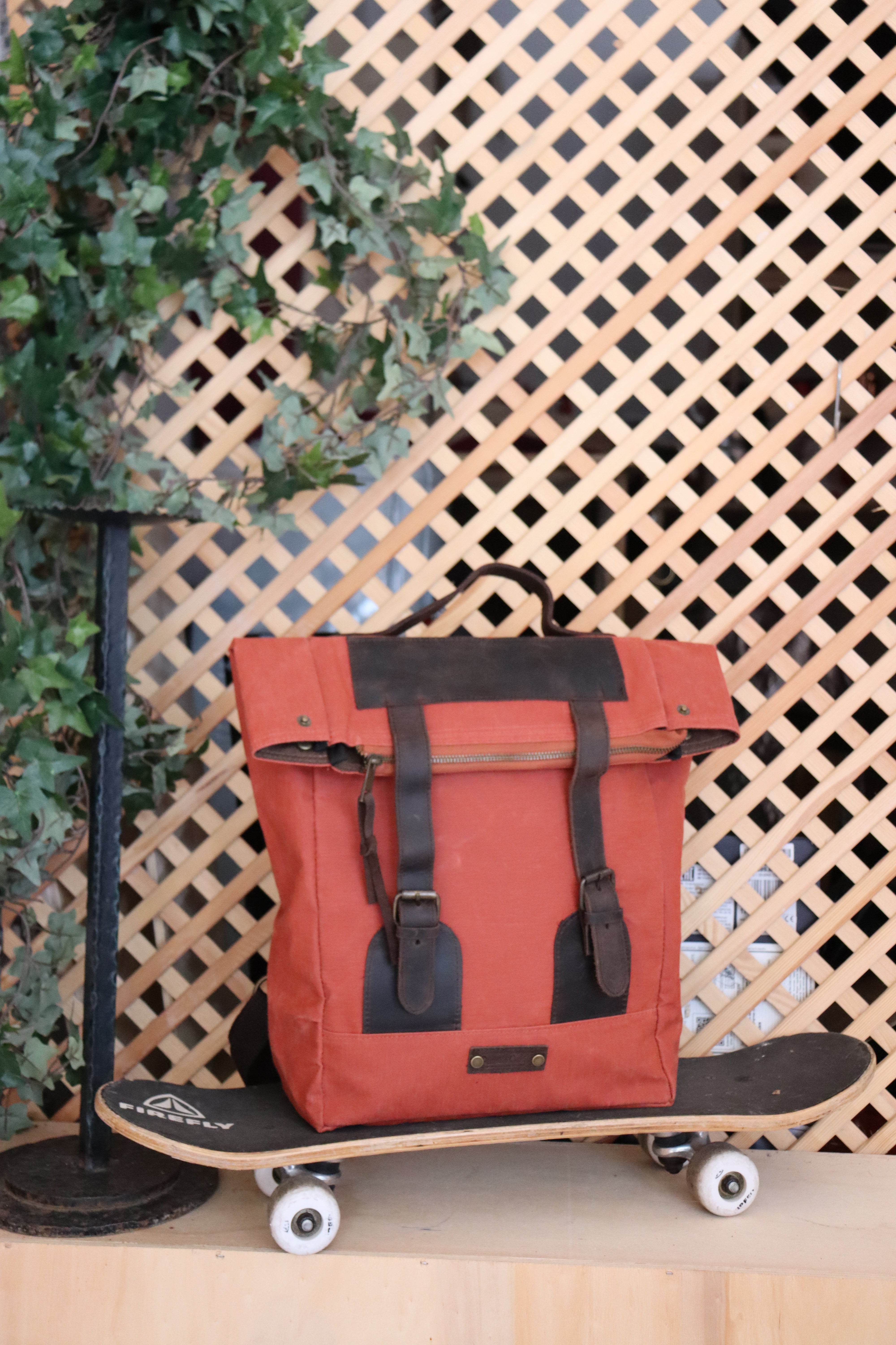 Kiremit Kanvas Deri Tokalı Sırt Çantası – Modern Retro