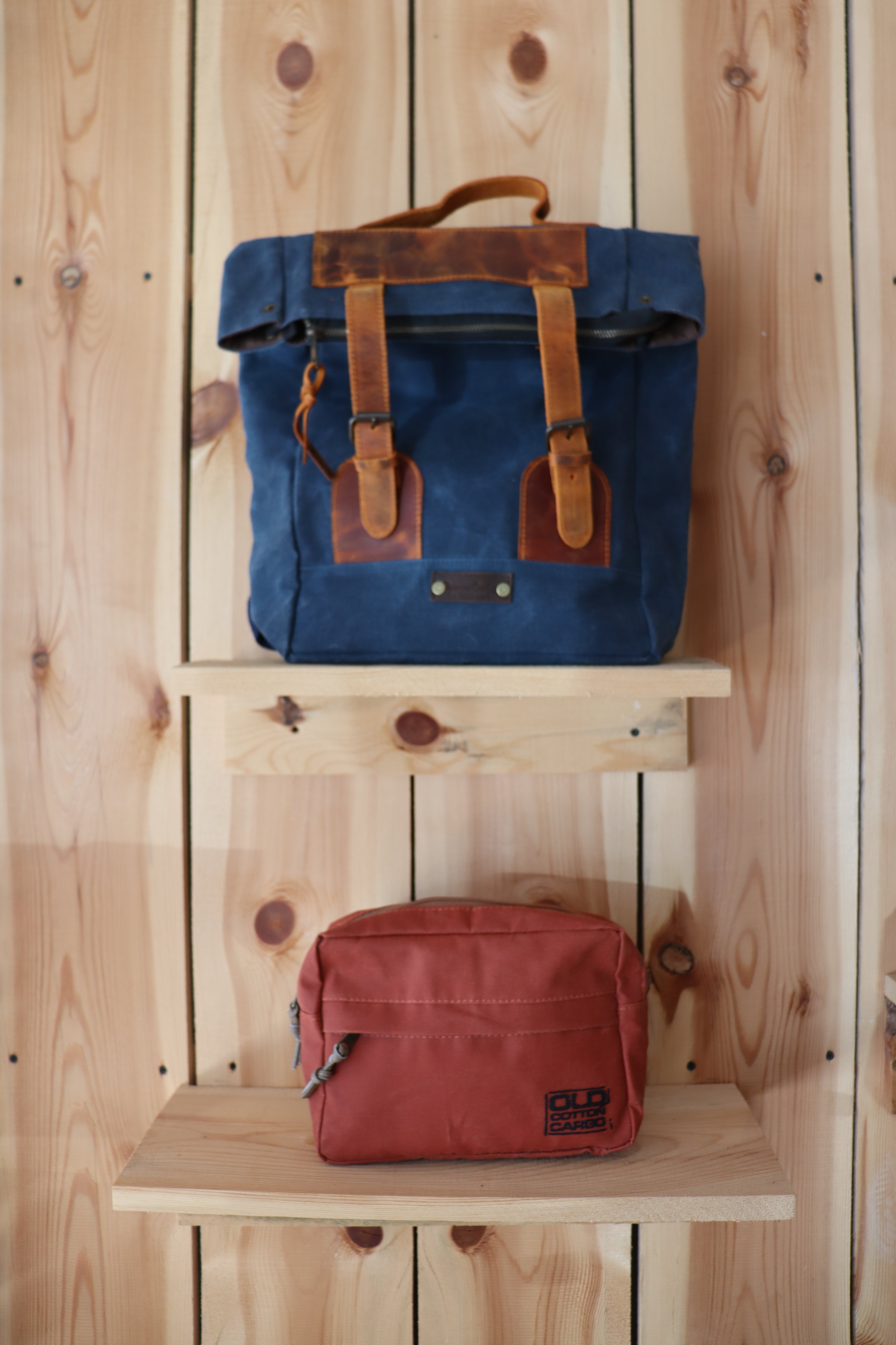 Lacivert Kanvas Deri Tokalı Sırt Çantası – Retro Stil